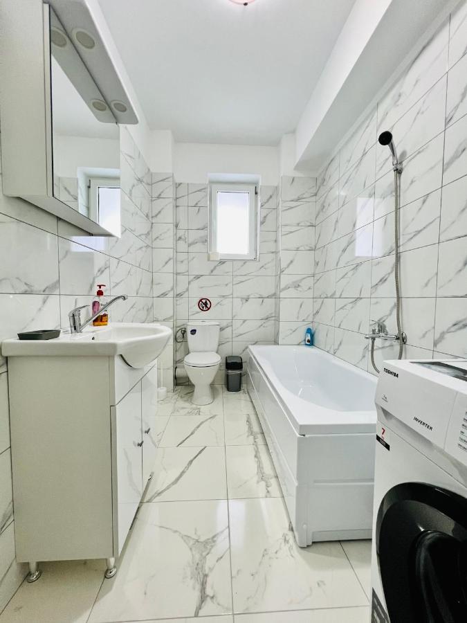 Altheda Living White House 29F-2 Apartment Suceava Bagian luar foto